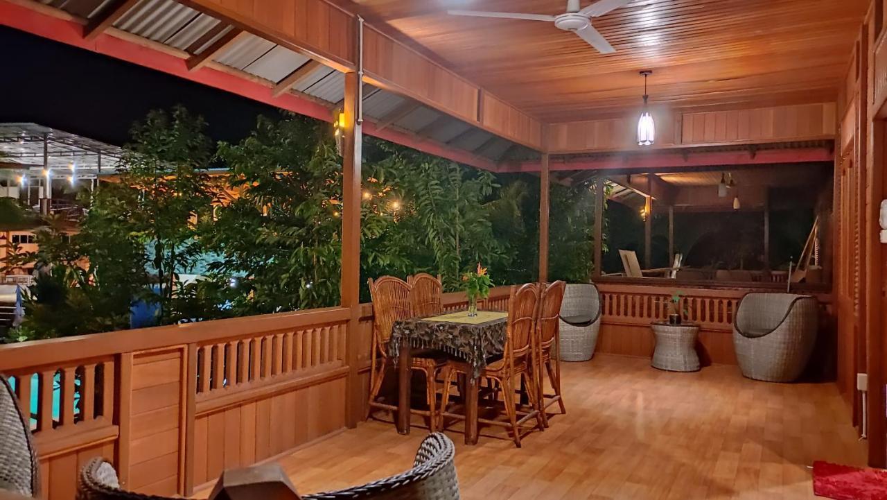 Bunaken Villa Queen'S Dive Manado Extérieur photo